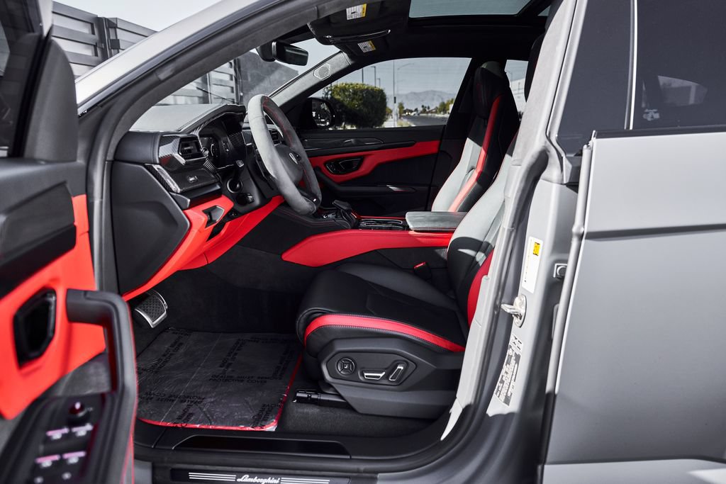 Used 2025 Lamborghini Urus S AWD/4WD image 30