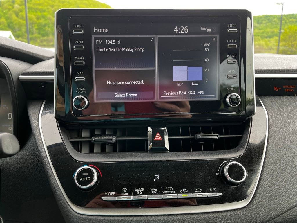Used 2020 Toyota Corolla LE FWD image 15