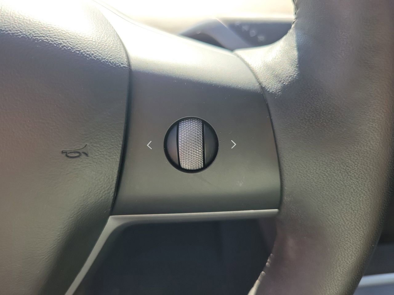 Used 2021 Tesla Model Y Long Range AWD/4WD image 21