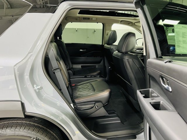 New 2026 Nissan Pathfinder Platinum image 31