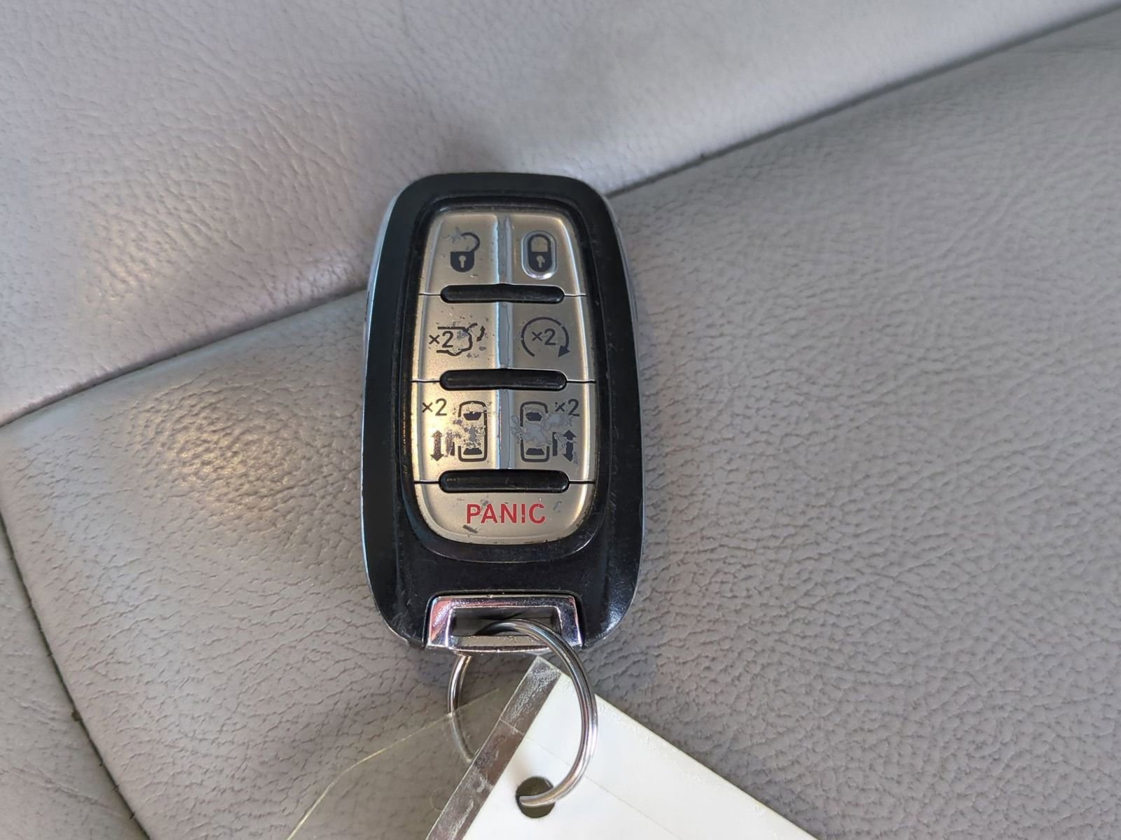 Used 2017 Chrysler Pacifica Touring-L image 37