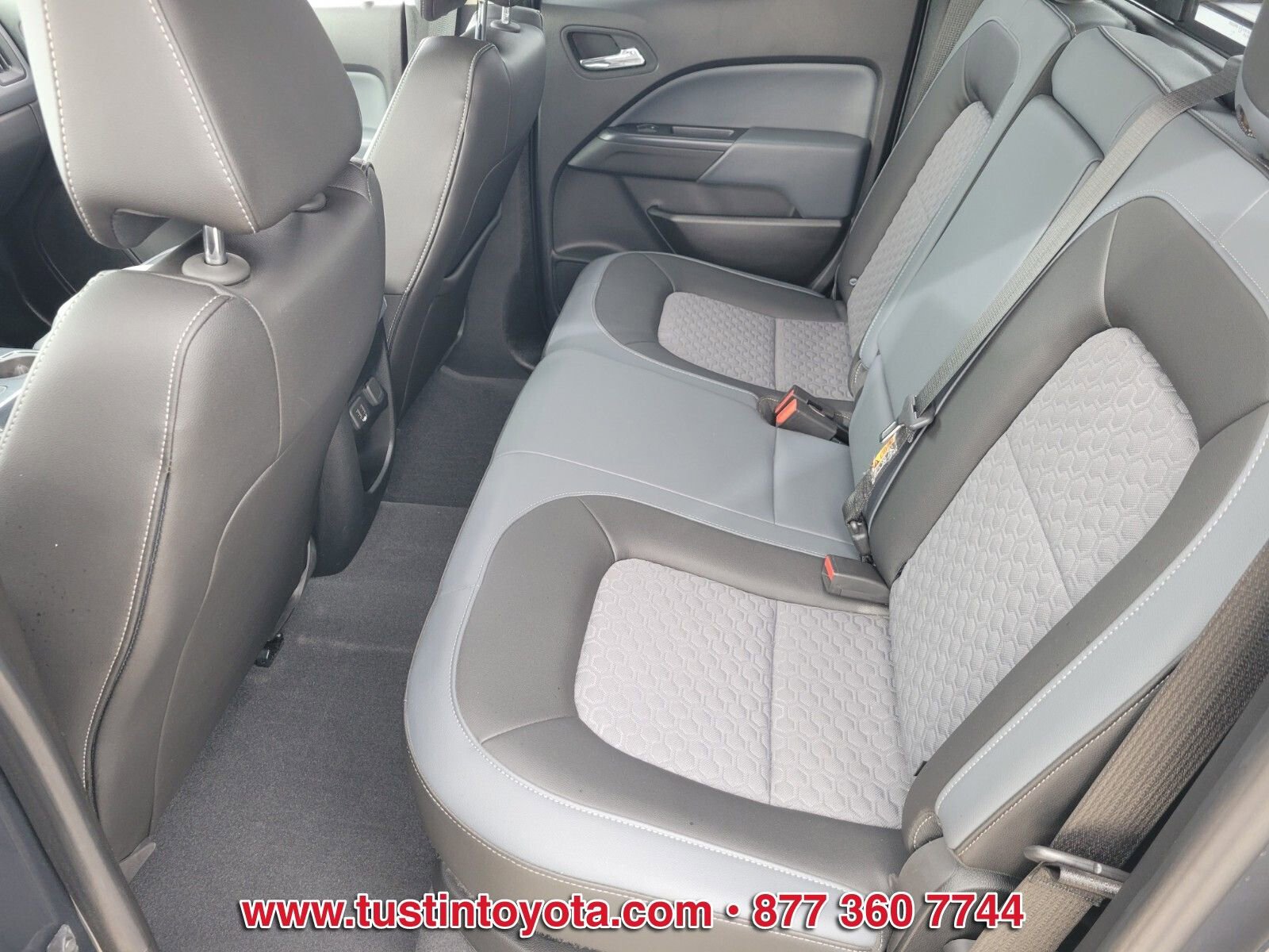 Used 2019 Chevrolet Colorado Z71 AWD/4WD image 11