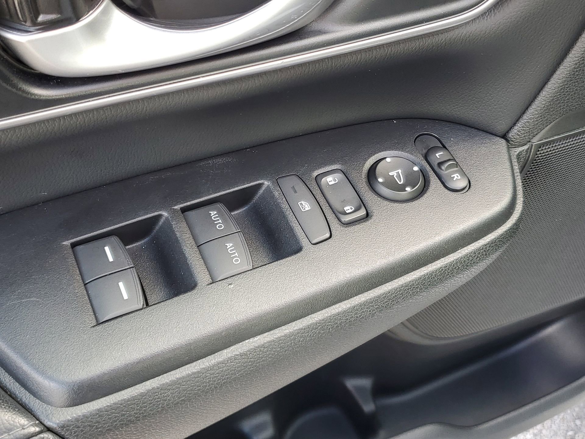 Used 2021 Honda CR-V EX-L image 19