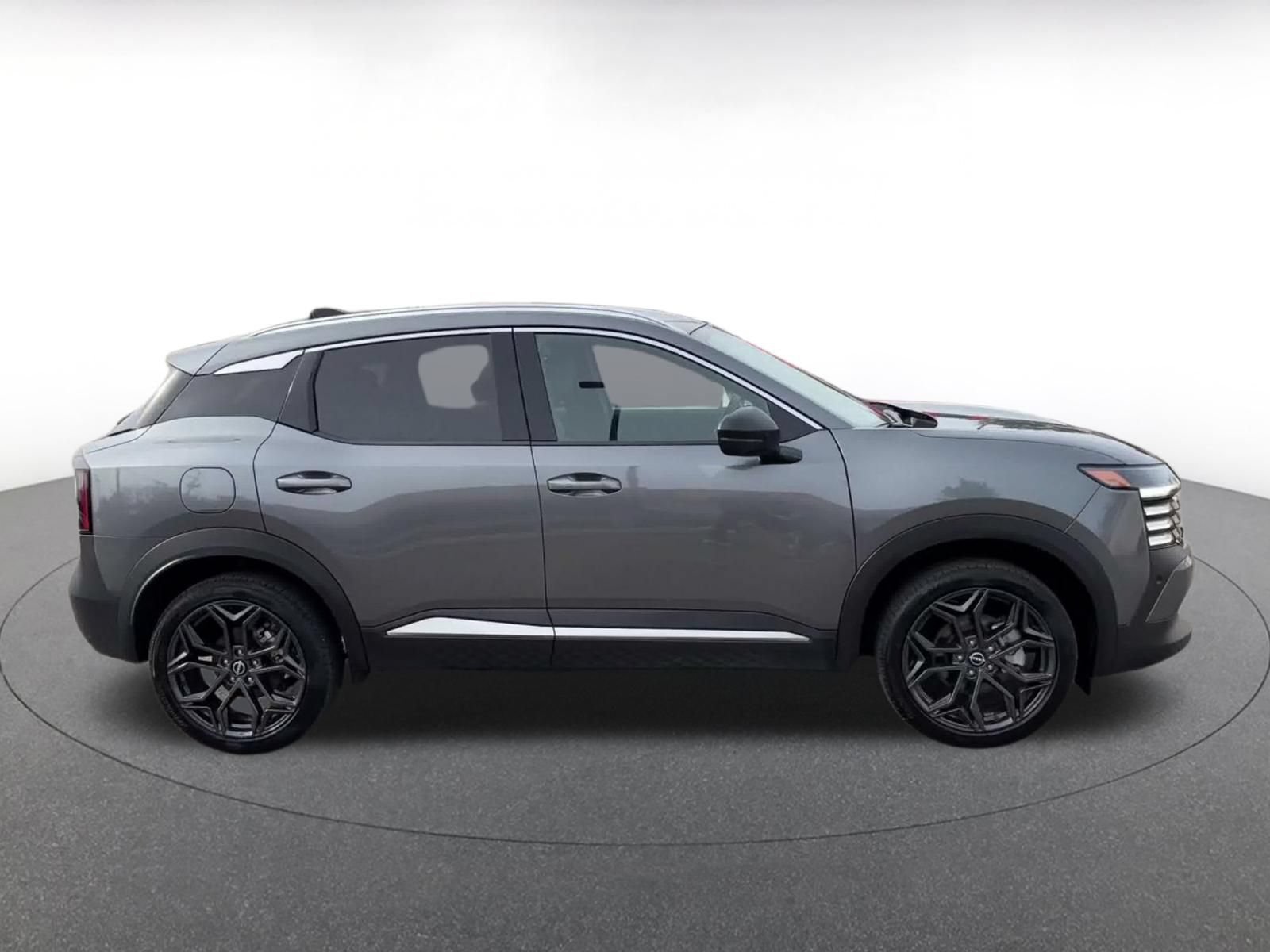 Used 2026 Nissan Kicks SR AWD/4WD image 15