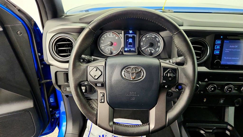 Used 2017 Toyota Tacoma TRD Off-Road AWD/4WD image 13