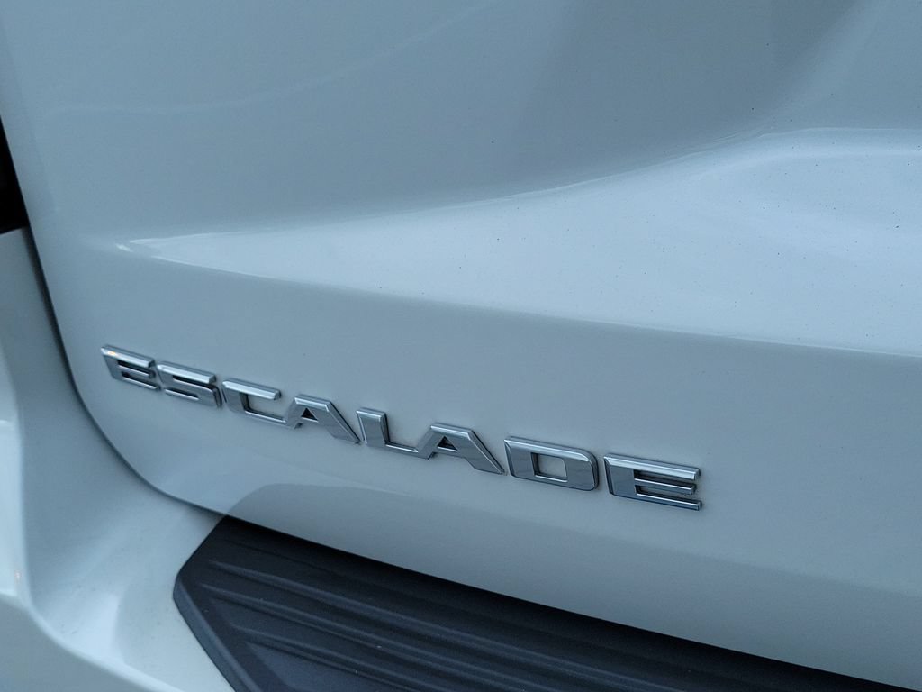 Used 2024 Cadillac Escalade Luxury RWD image 10