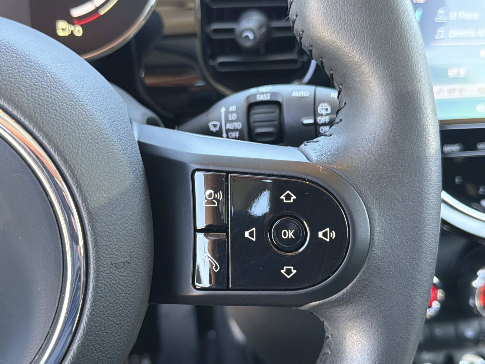 Certified 2024 MINI Cooper 4-Door Hardtop FWD image 16