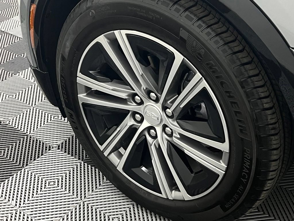 Used 2025 Cadillac Lyriq Luxury w/ LPO, Floor Liner Package AWD/4WD image 9