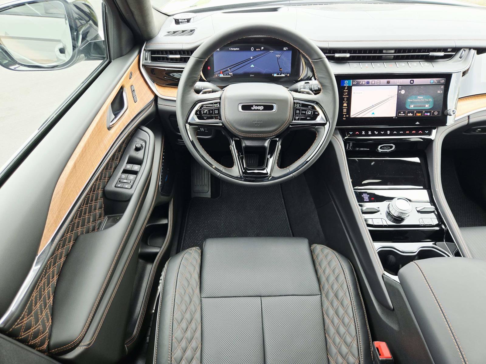 New 2027 Jeep Grand Cherokee Summit AWD/4WD image 12