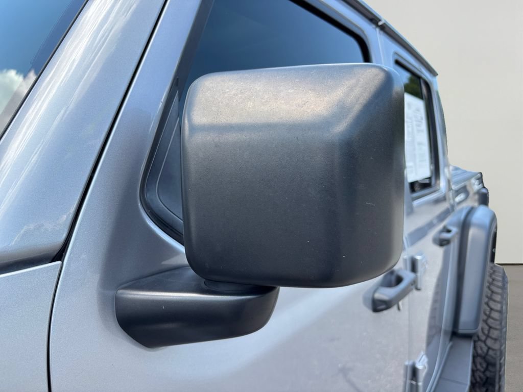 Used 2021 Jeep Gladiator Rubicon AWD/4WD image 11