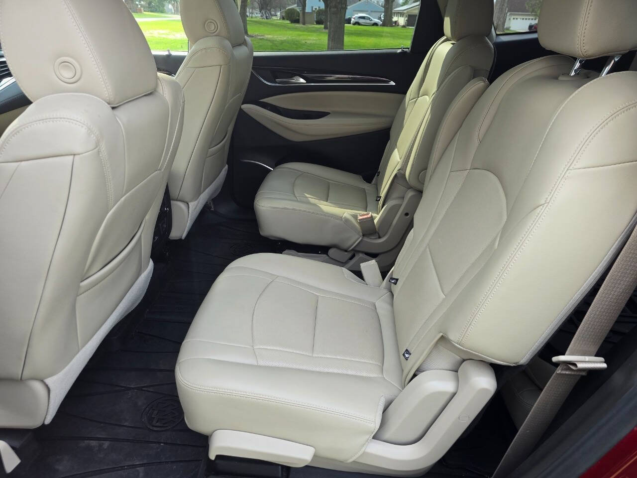 Used 2019 Buick Enclave Essence FWD image 7