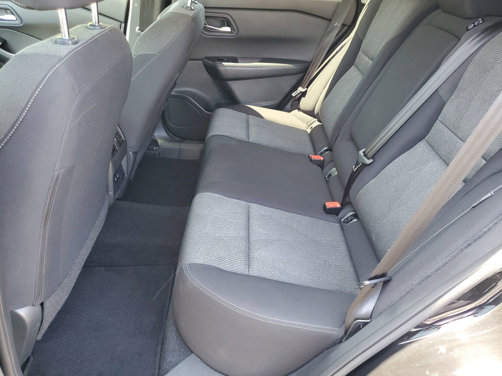Used 2024 Nissan Rogue SV FWD image 21