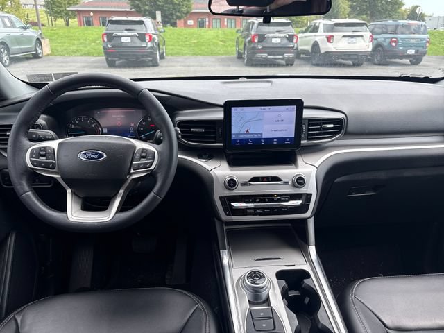 Used 2023 Ford Explorer XLT w/ Equipment Group 202A AWD/4WD image 13