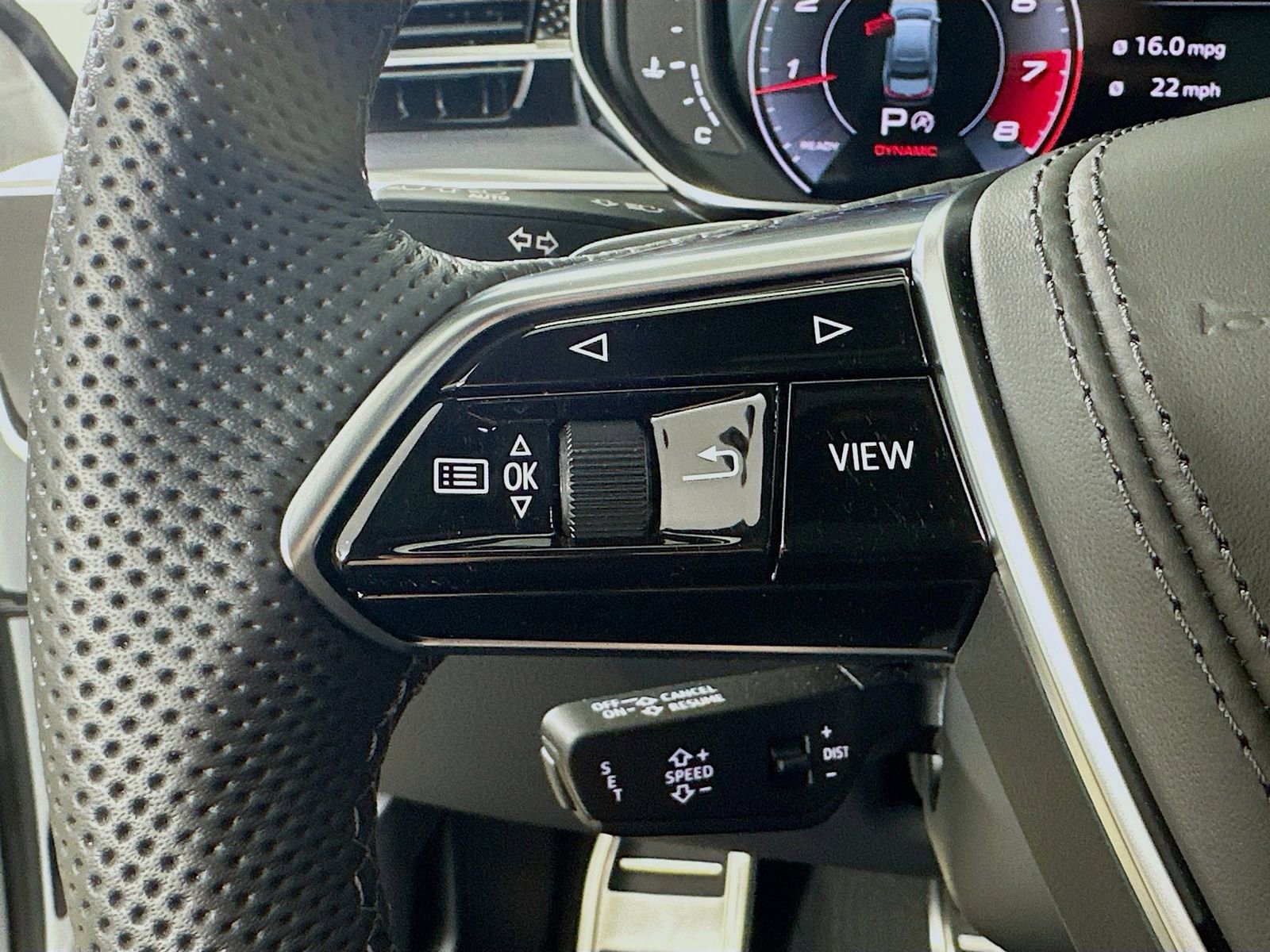 Used 2025 Audi S8 AWD/4WD image 18