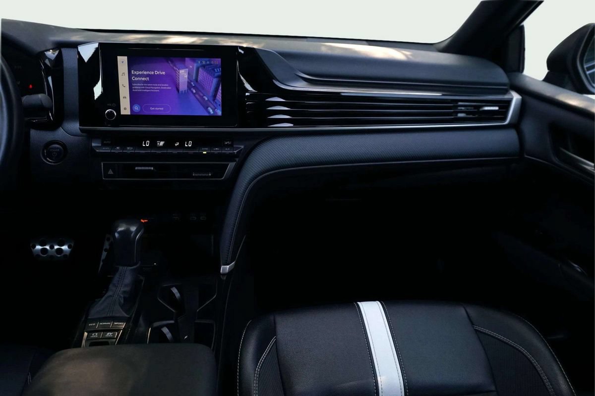 Used 2025 Toyota Camry SE FWD image 23