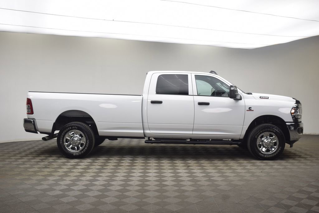 Used 2024 RAM 2500 Tradesman w/ Chrome Appearance Group image 15