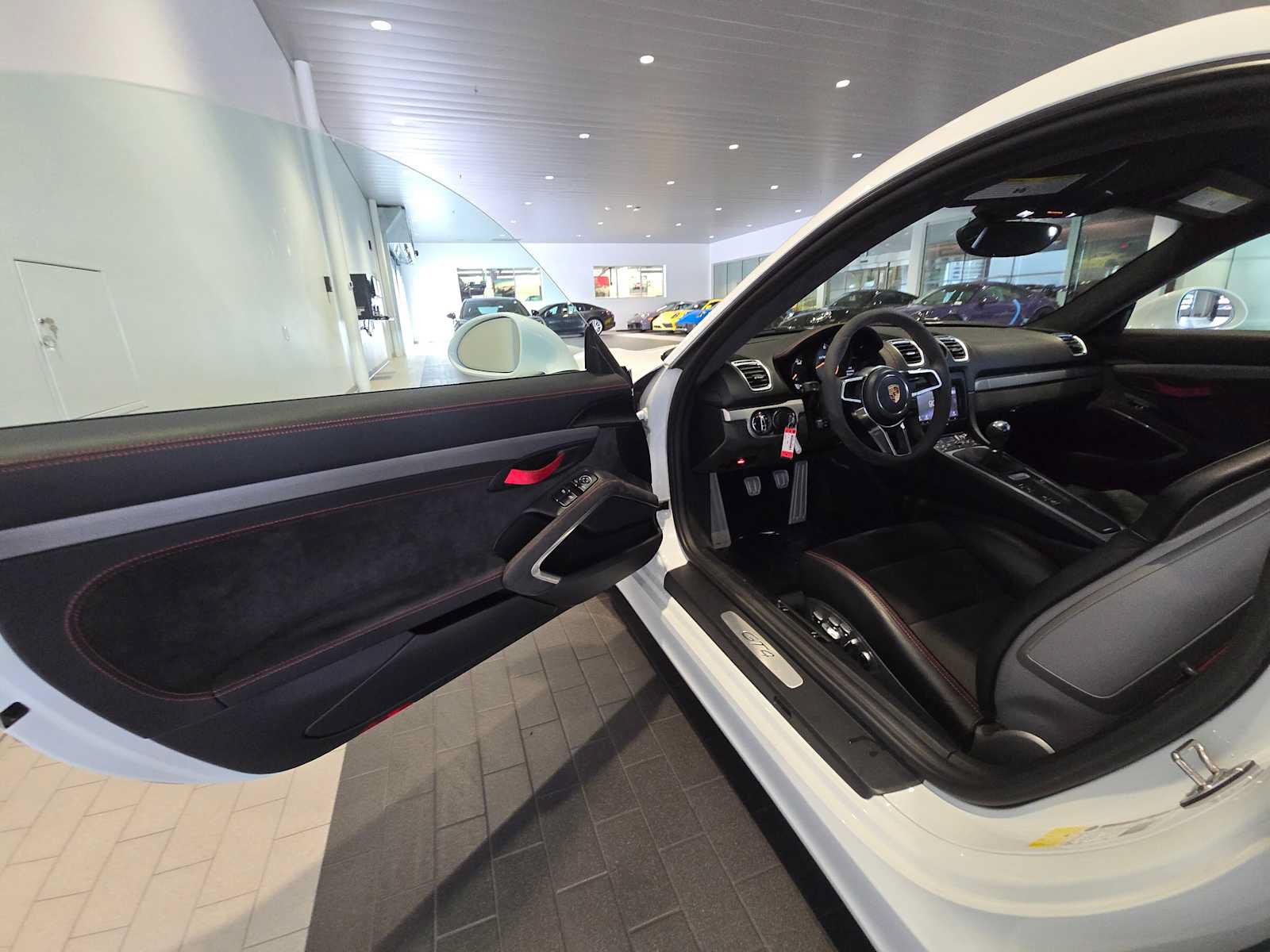 Used 2016 Porsche Cayman GT4 RWD image 18
