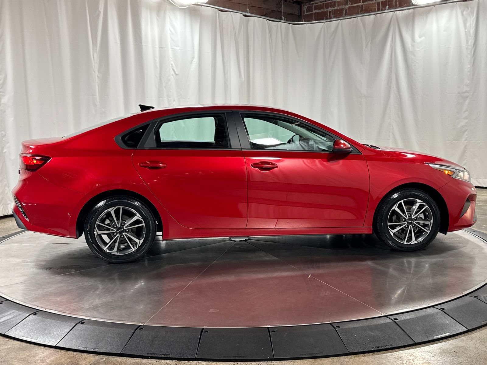 Used 2024 Kia Forte LXS FWD image 6