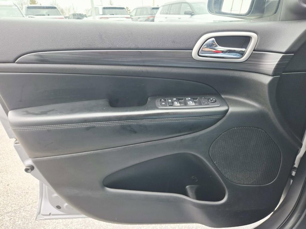 Used 2020 Jeep Grand Cherokee Altitude image 35