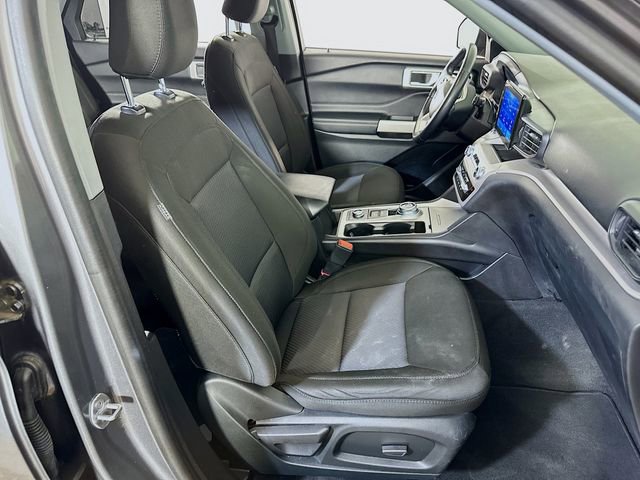 Used 2022 Ford Explorer XLT image 11