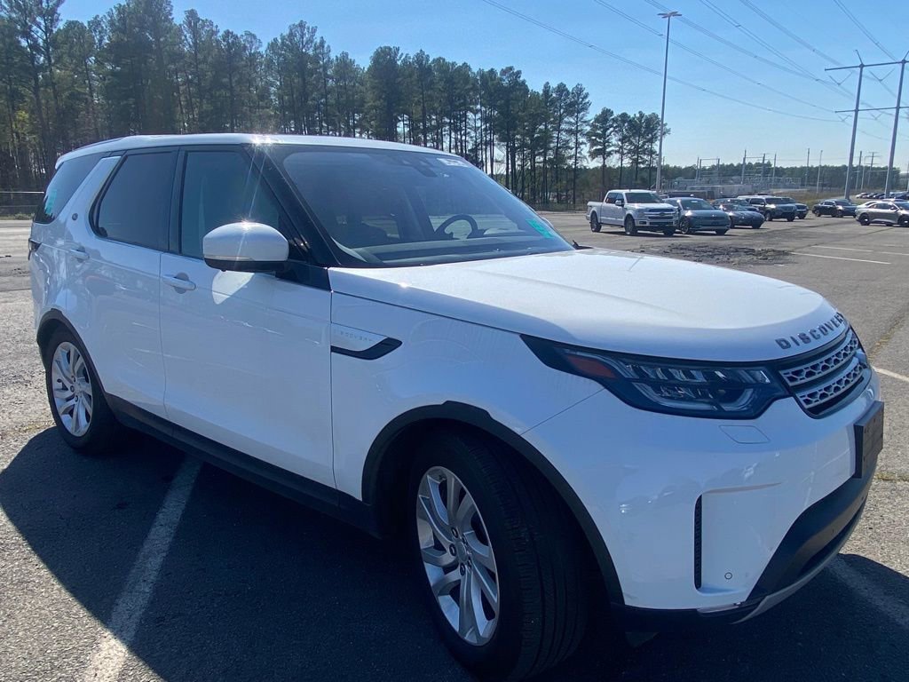 Used 2017 Land Rover Discovery HSE image 1