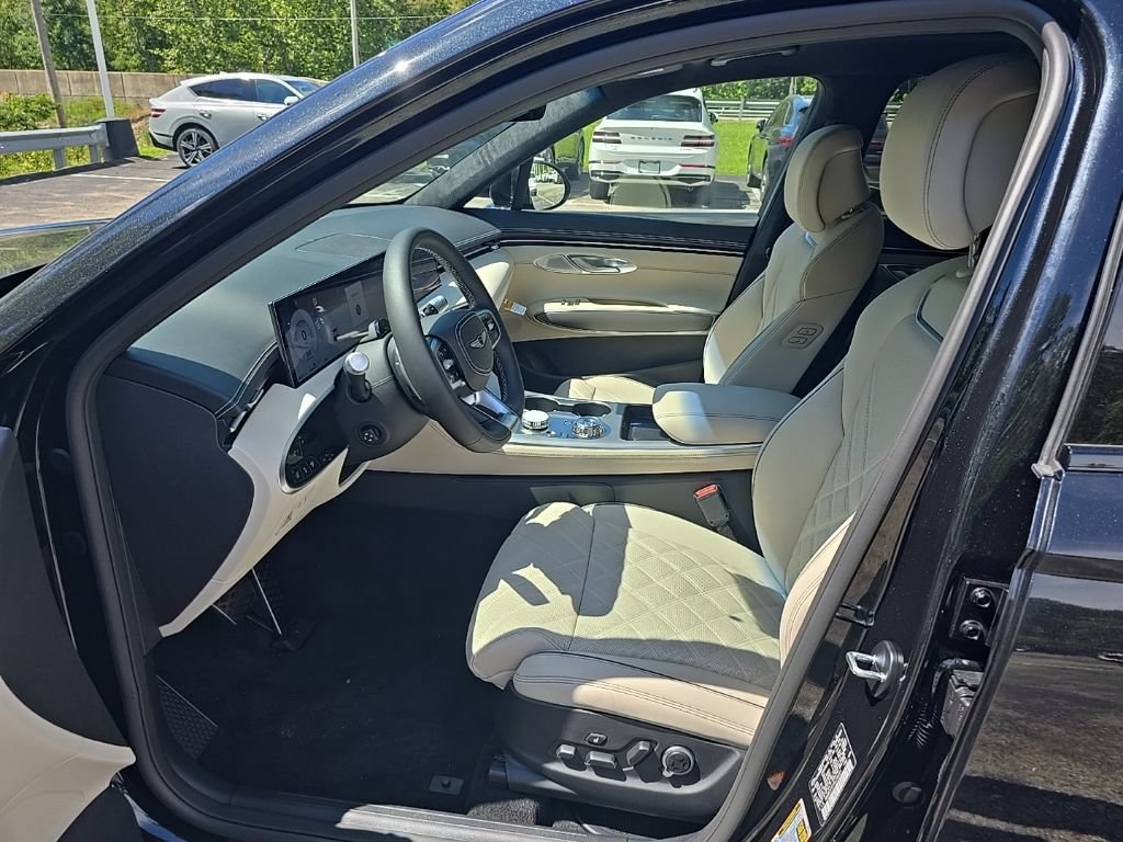 New 2027 Genesis GV70 2.5T Sport Prestige AWD/4WD image 4