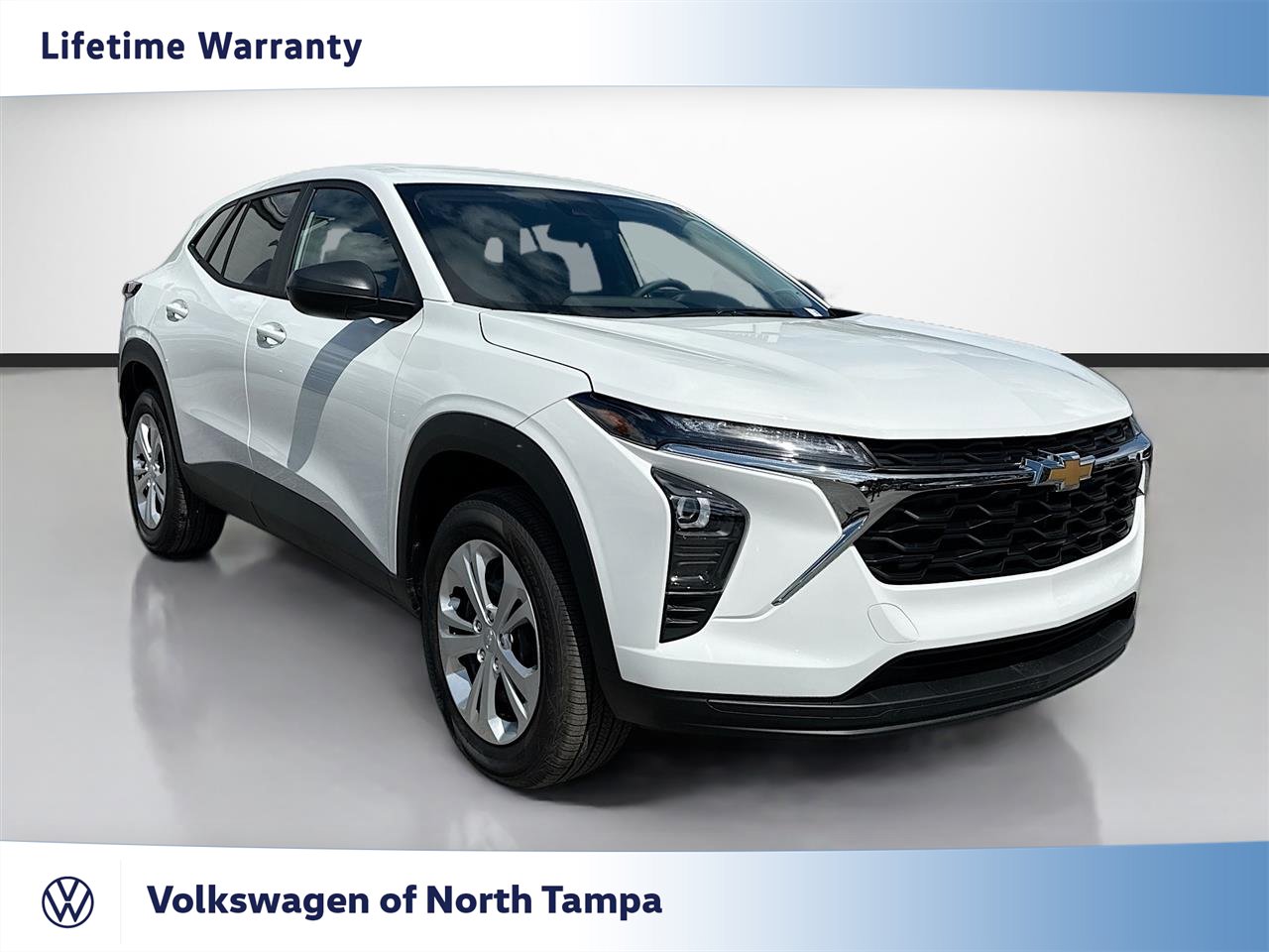 Used 2026 Chevrolet Trax LS FWD image 1