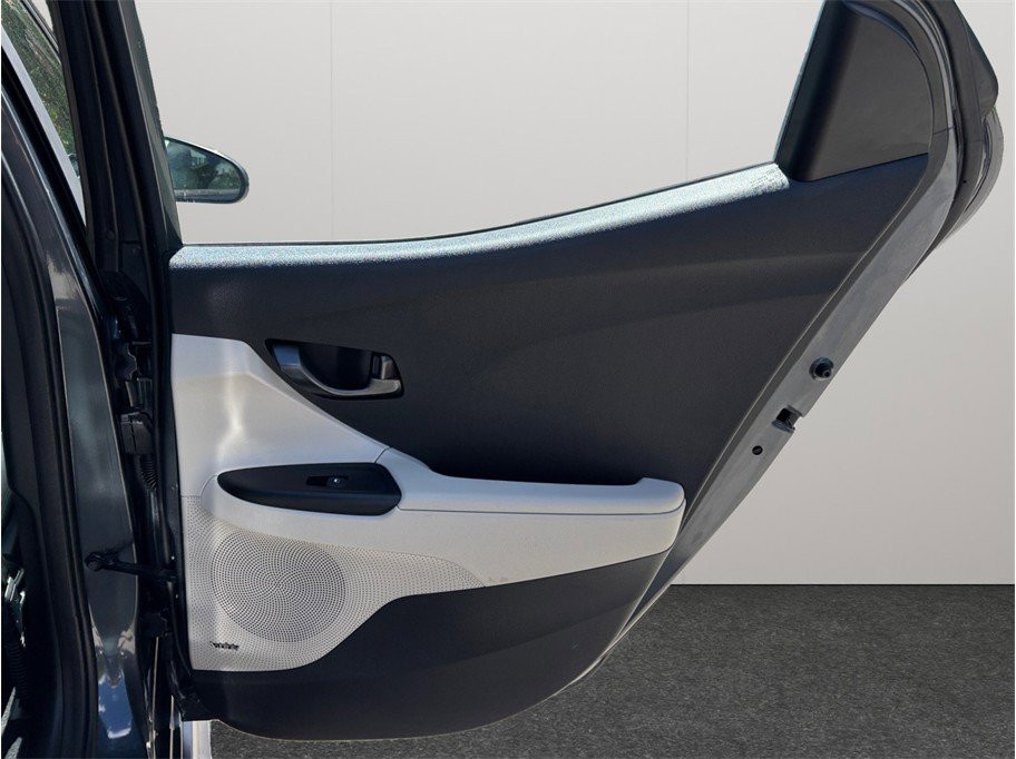 Used 2019 Hyundai Veloster Turbo Ultimate FWD image 36