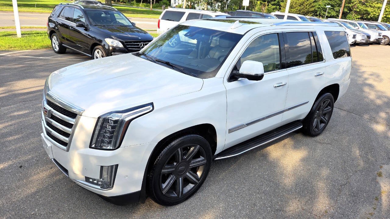 Used 2017 Cadillac Escalade Luxury AWD/4WD image 5