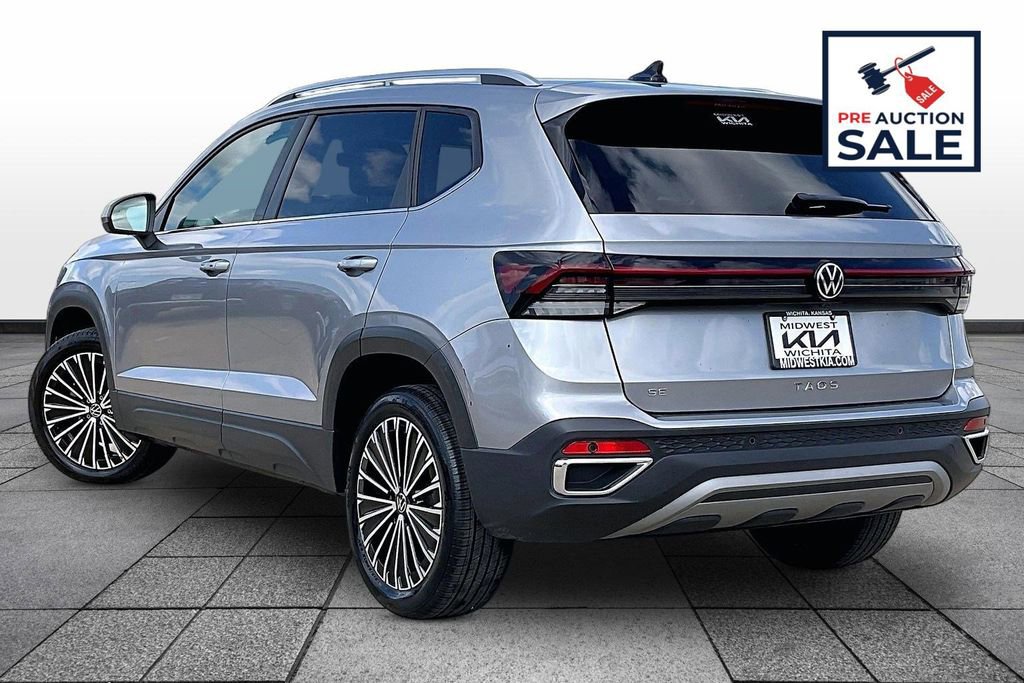 Used 2025 Volkswagen Taos SE FWD image 12