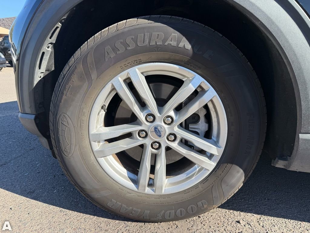 Used 2021 Ford Explorer XLT w/ Equipment Group 202A image 6