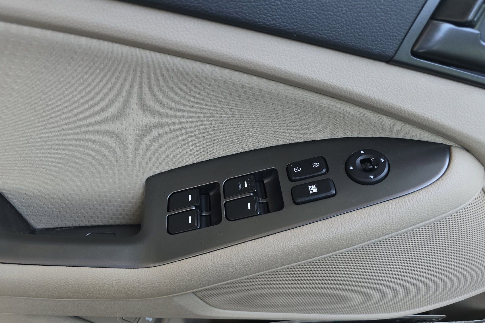 Used 2011 Kia Optima LX w/ Convenience Pkg FWD image 11