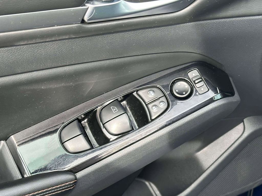 Used 2024 Nissan Altima 2.5 SR image 16