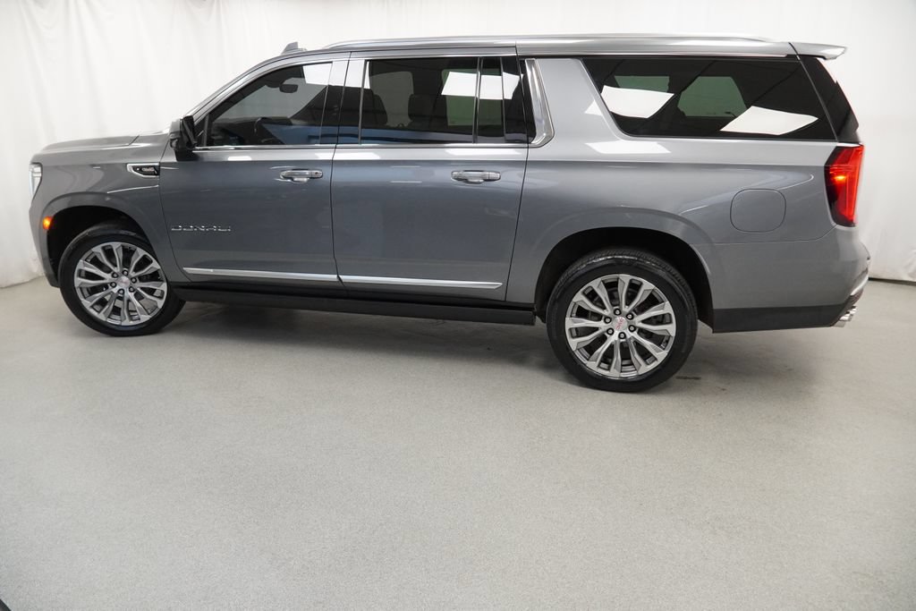 Used 2021 GMC Yukon XL Denali w/ Denali Premium Package AWD/4WD image 43