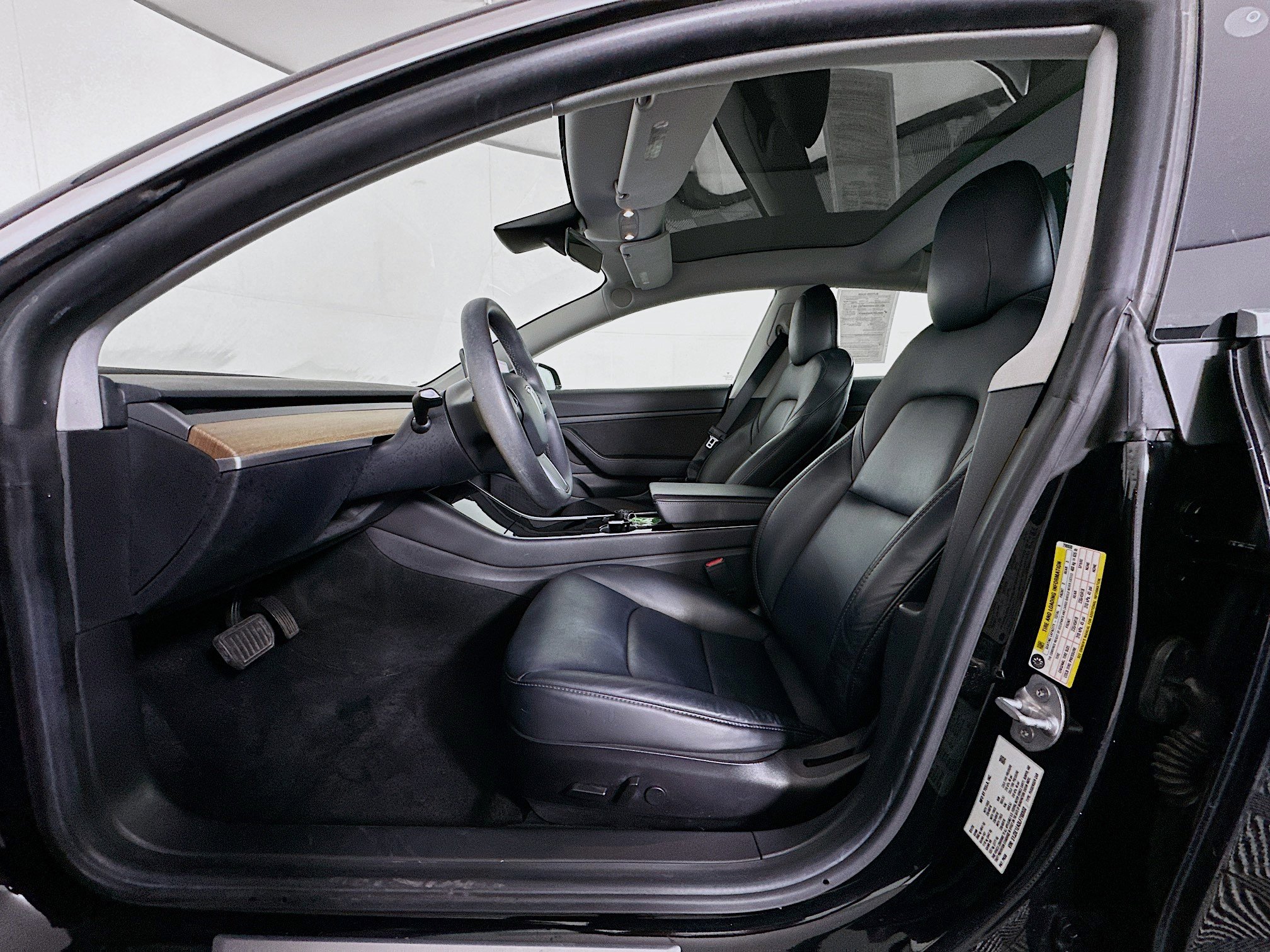 Used 2020 Tesla Model 3 Standard Range Plus image 13