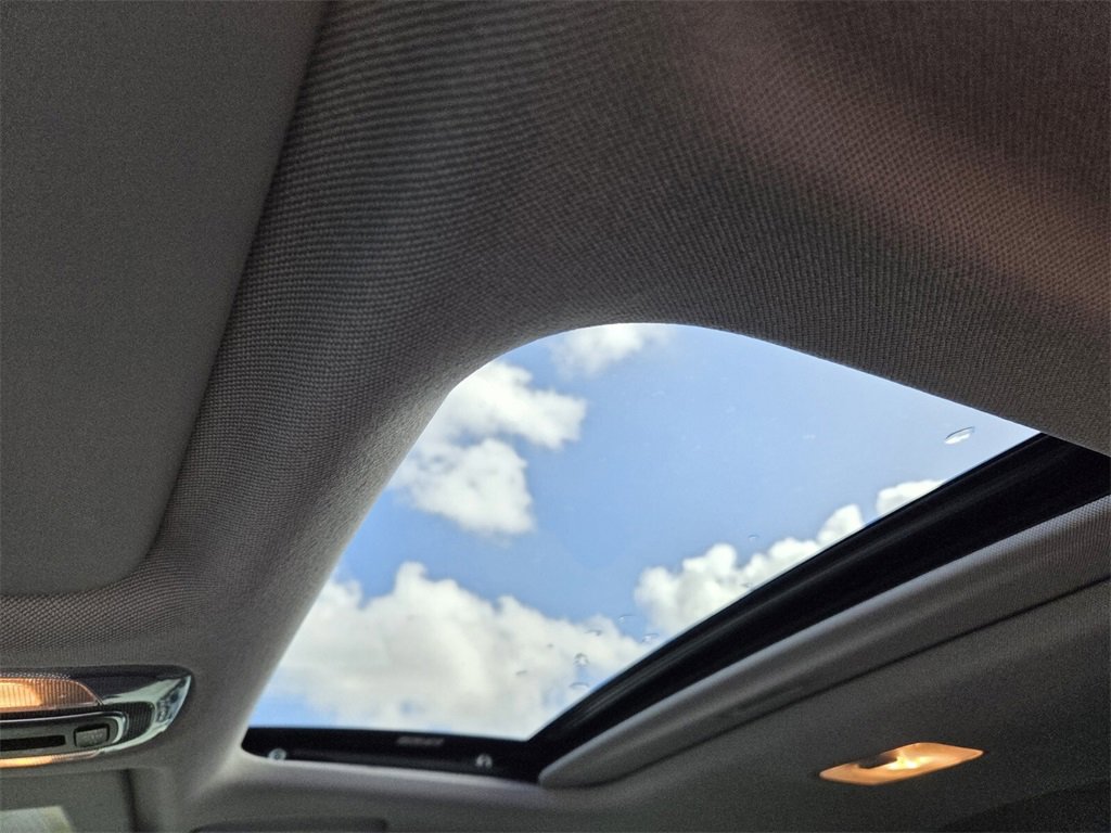 Used 2025 Hyundai Elantra SEL image 6