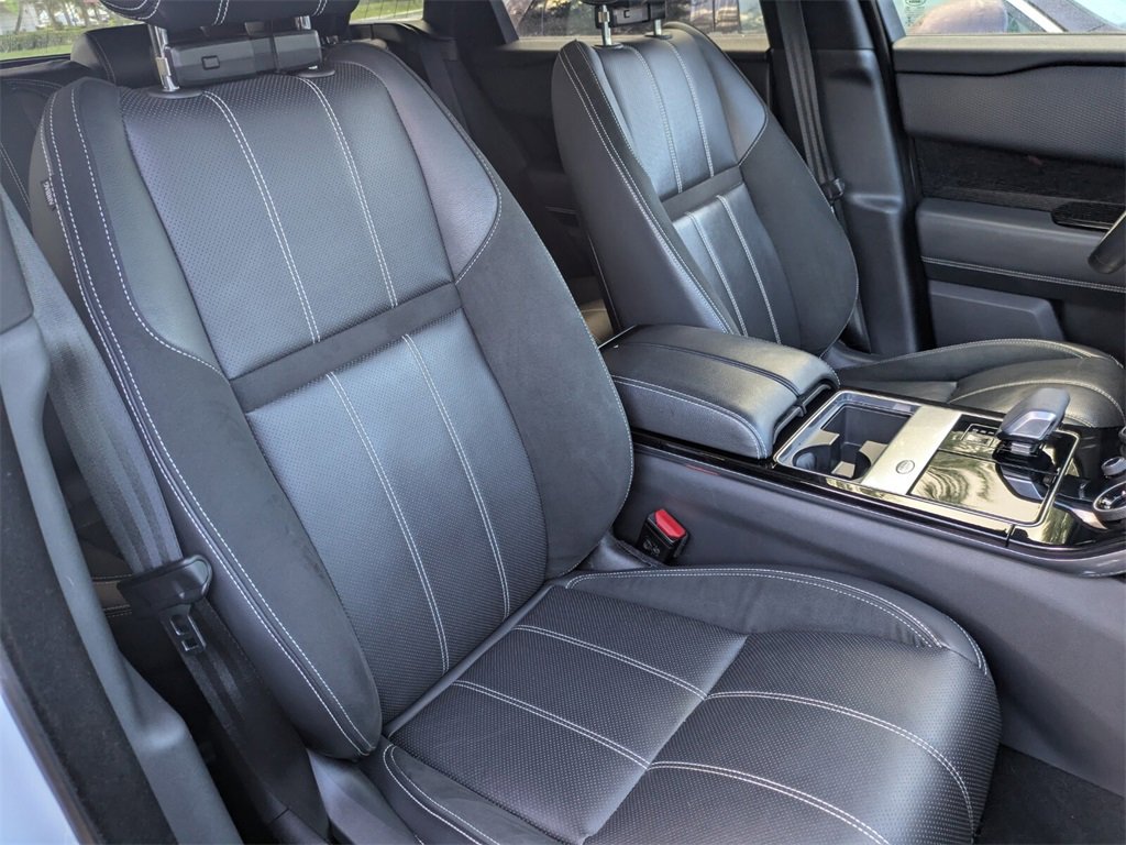 Used 2021 Land Rover Range Rover Velar R-Dynamic S image 32