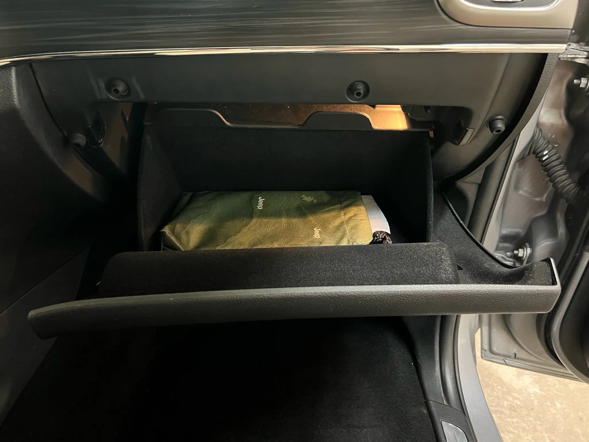 Used 2019 Jeep Grand Cherokee Limited image 31
