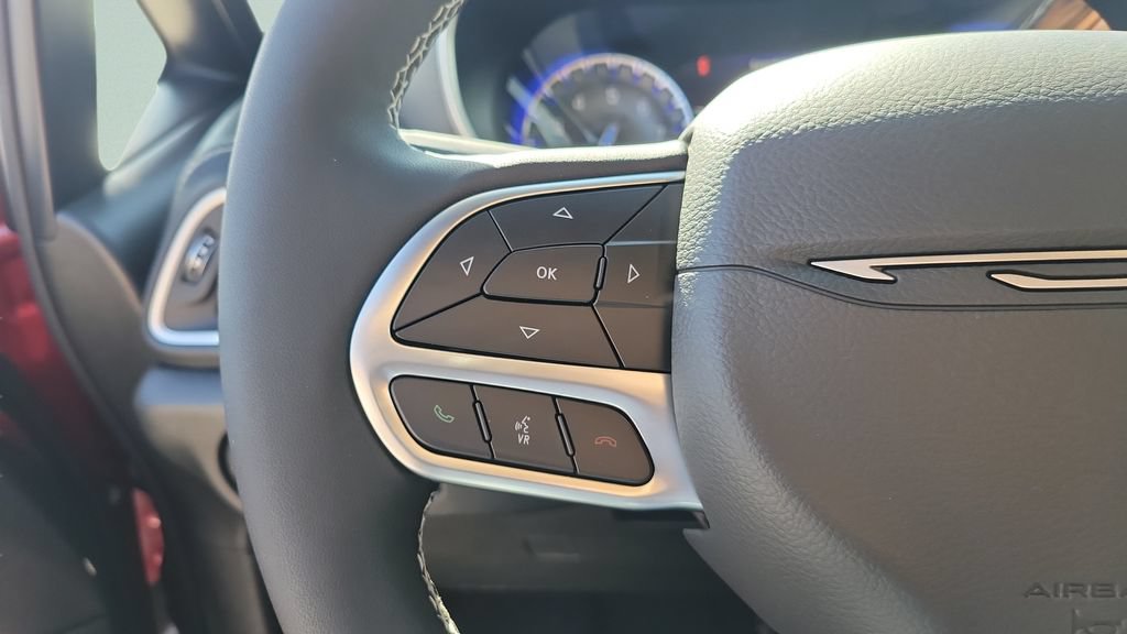 New 2027 Chrysler Pacifica Select AWD/4WD image 19