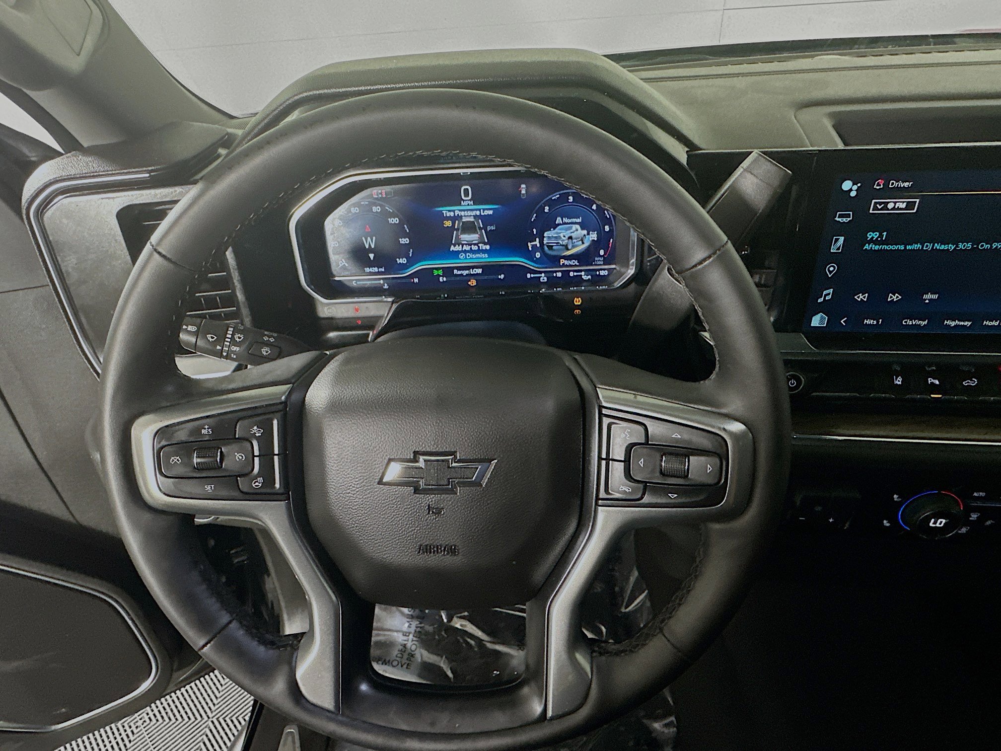 Used 2024 Chevrolet Silverado 2500 LT w/ Midnight Edition image 15