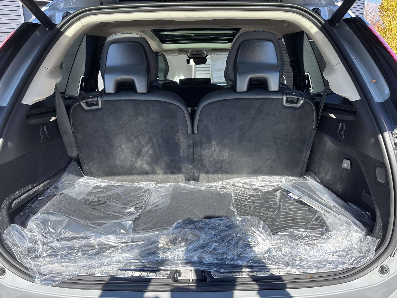 New 2026 Volvo XC90 B6 Ultra w/ Protection Package AWD/4WD image 9