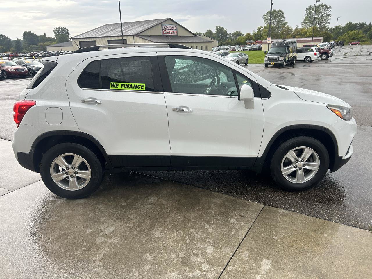 Used 2018 Chevrolet Trax LT w/ LT Convenience Package FWD image 4