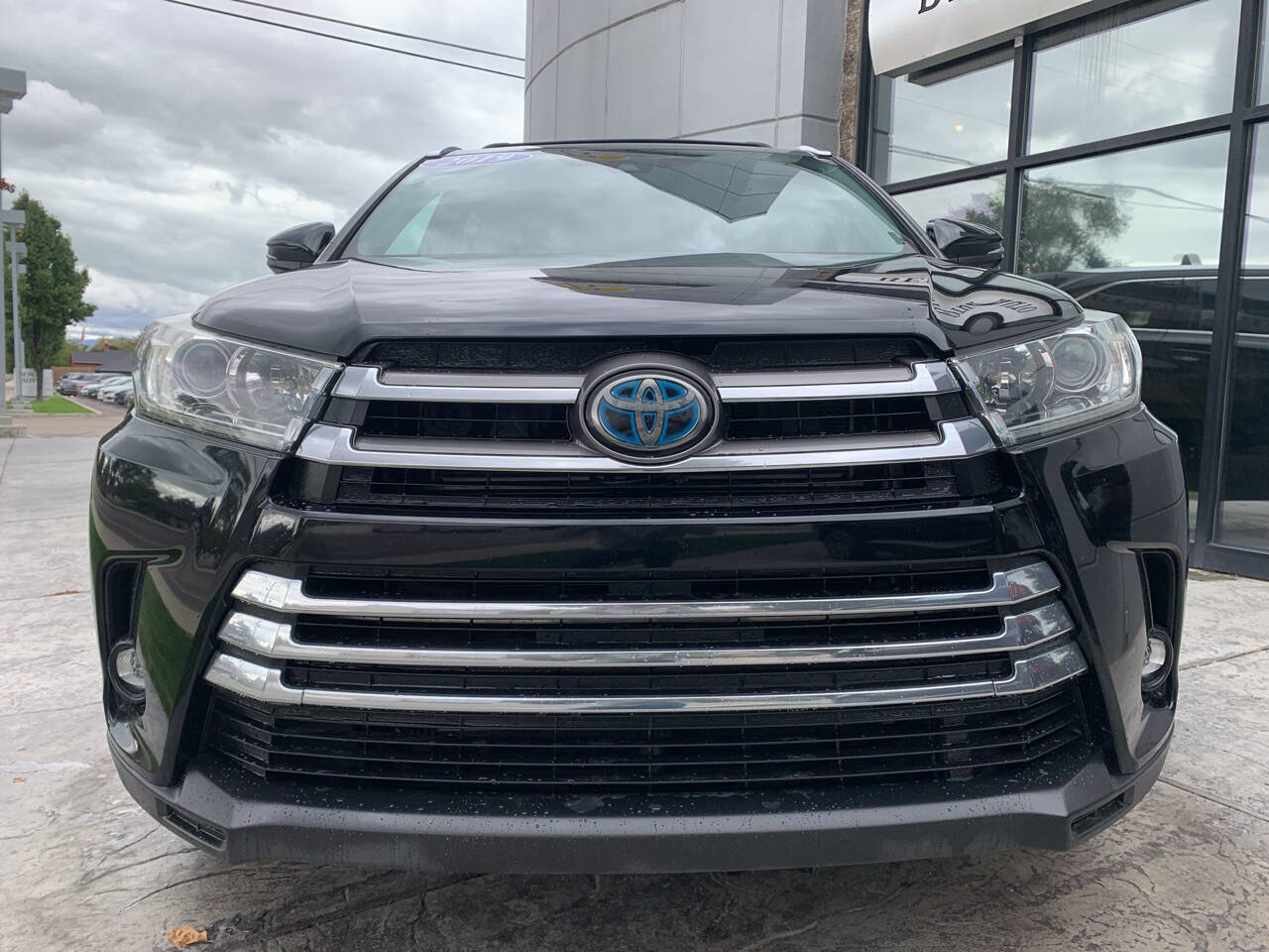 Used 2019 Toyota Highlander Limited image 2
