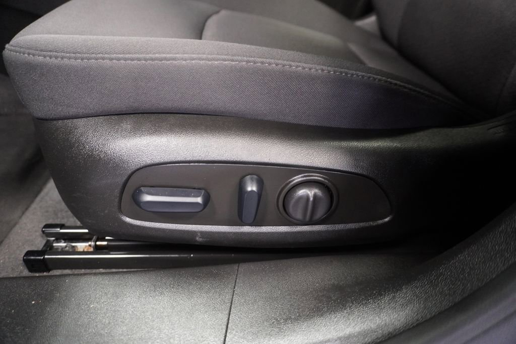 Used 2023 Chevrolet Malibu LT image 13