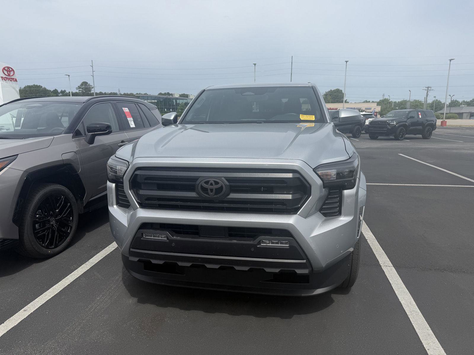 Used 2024 Toyota Tacoma SR5 AWD/4WD image 2