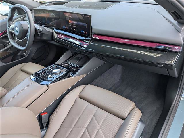 Used 2025 BMW i5 xDrive40 AWD/4WD image 23