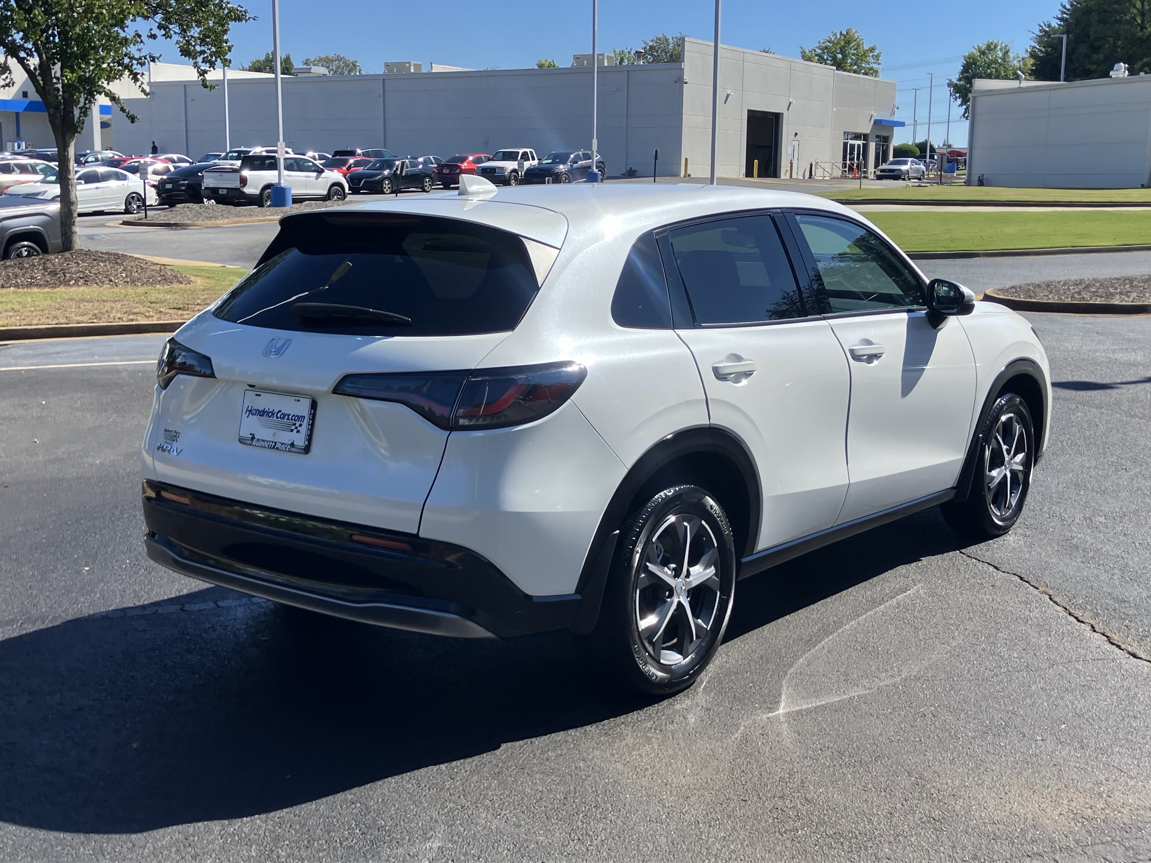 Used 2025 Honda HR-V EX-L image 10