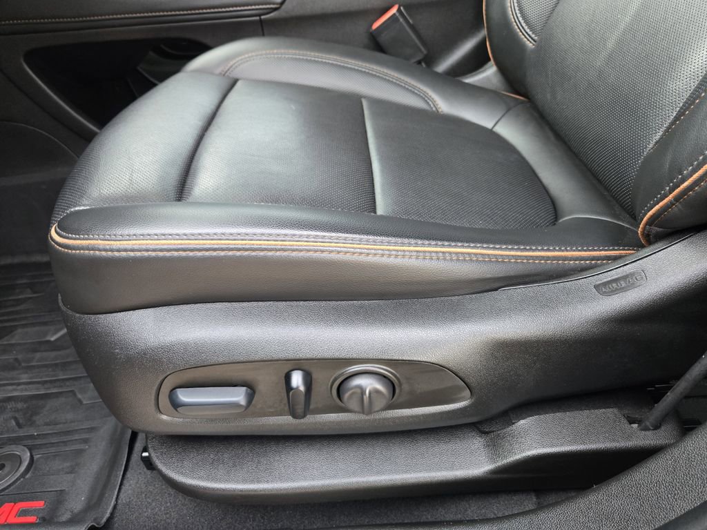 Used 2023 GMC Acadia AT4 w/ Technology Package image 21