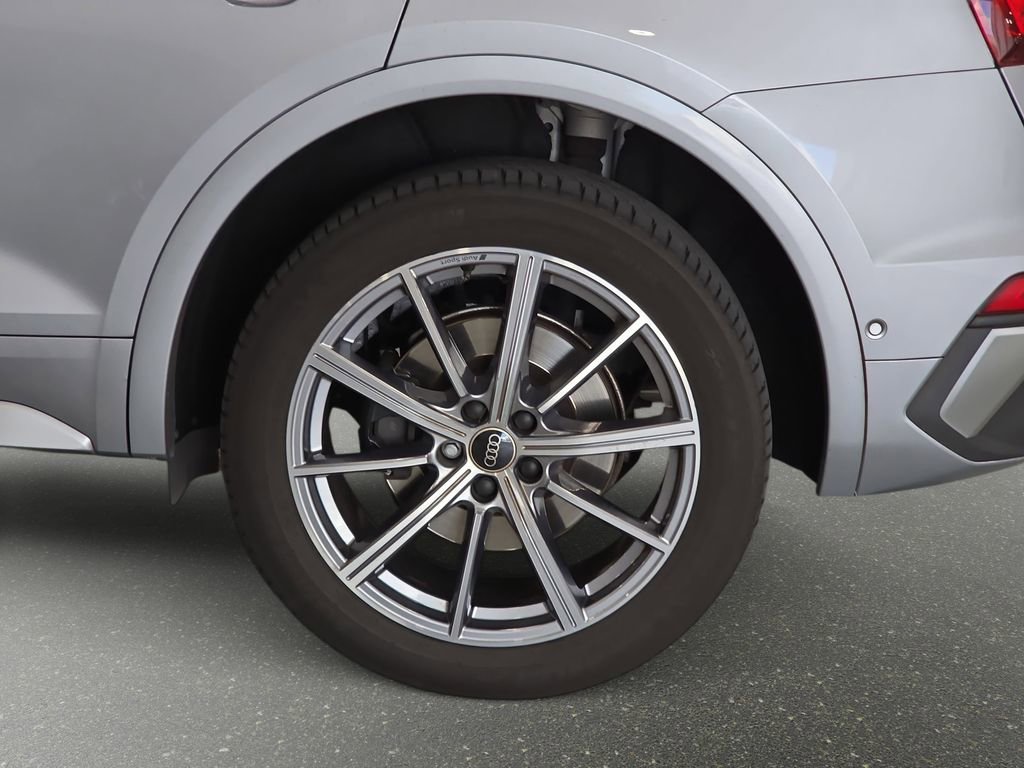 Used 2023 Audi SQ5 Prestige w/ Prestige Package image 31