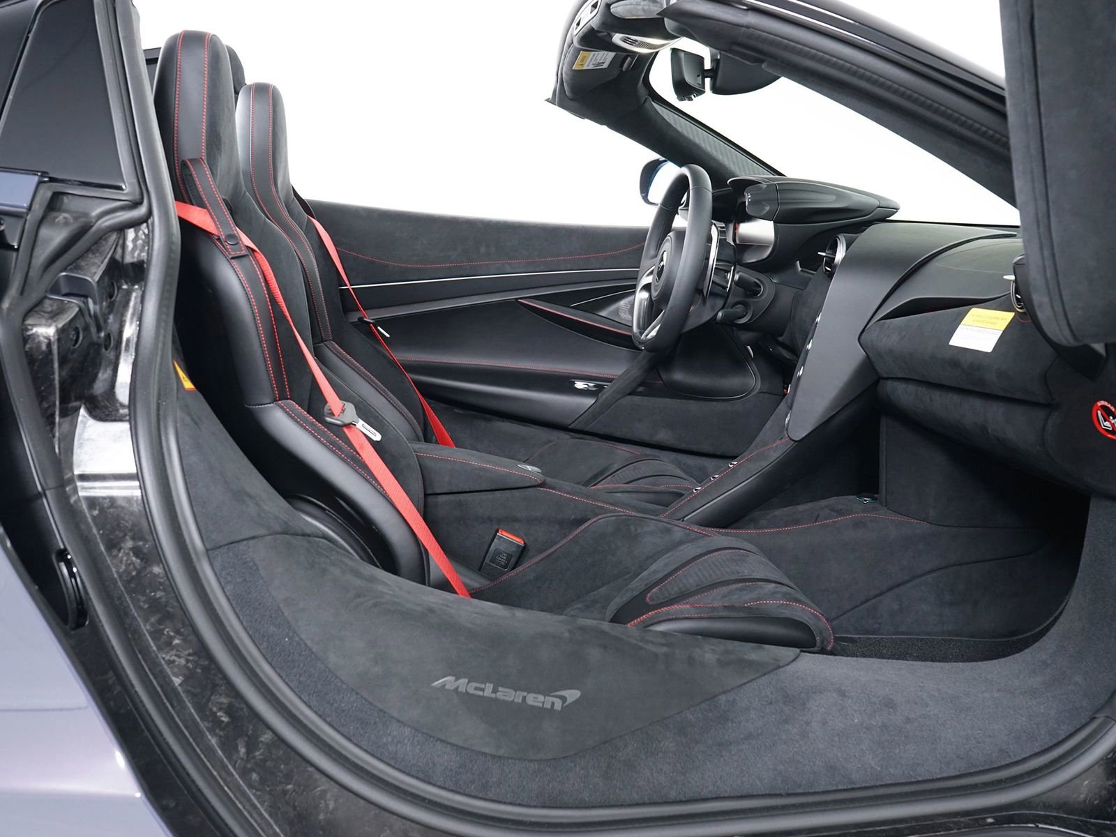 Used 2026 McLaren 750S Spider RWD image 29